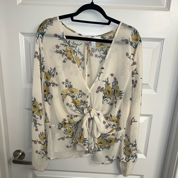 Forever 21 (3X) contemporary flower blouse - Picture 3 of 6